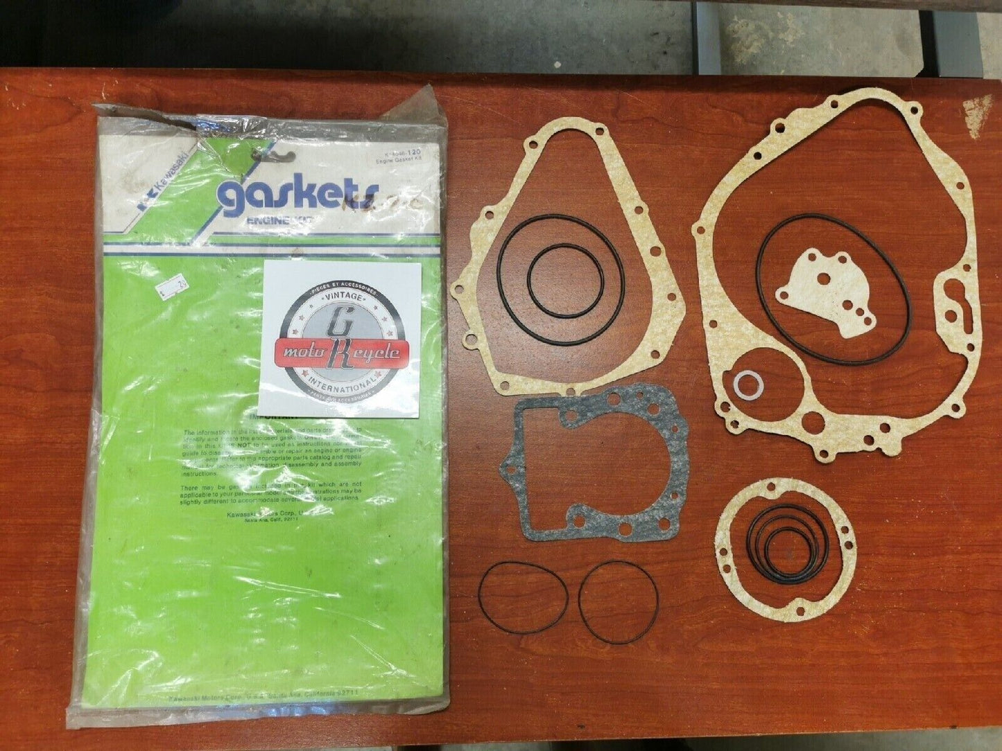 NOS Kawasaki KZ200 INCOMPLETE ENGINE GASKET KIT 14046-120 K2