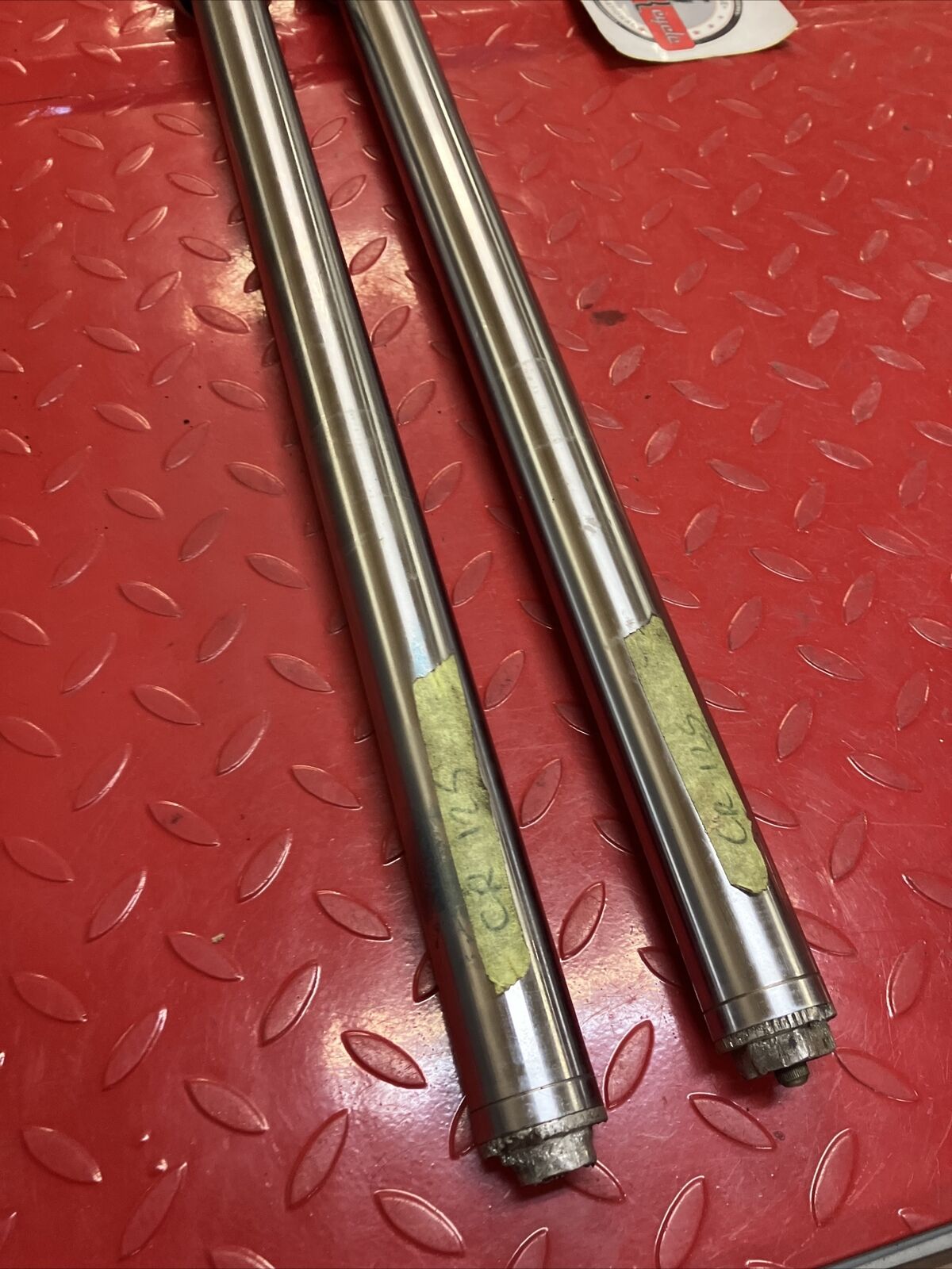 Honda CR125R 1981 left right front forks