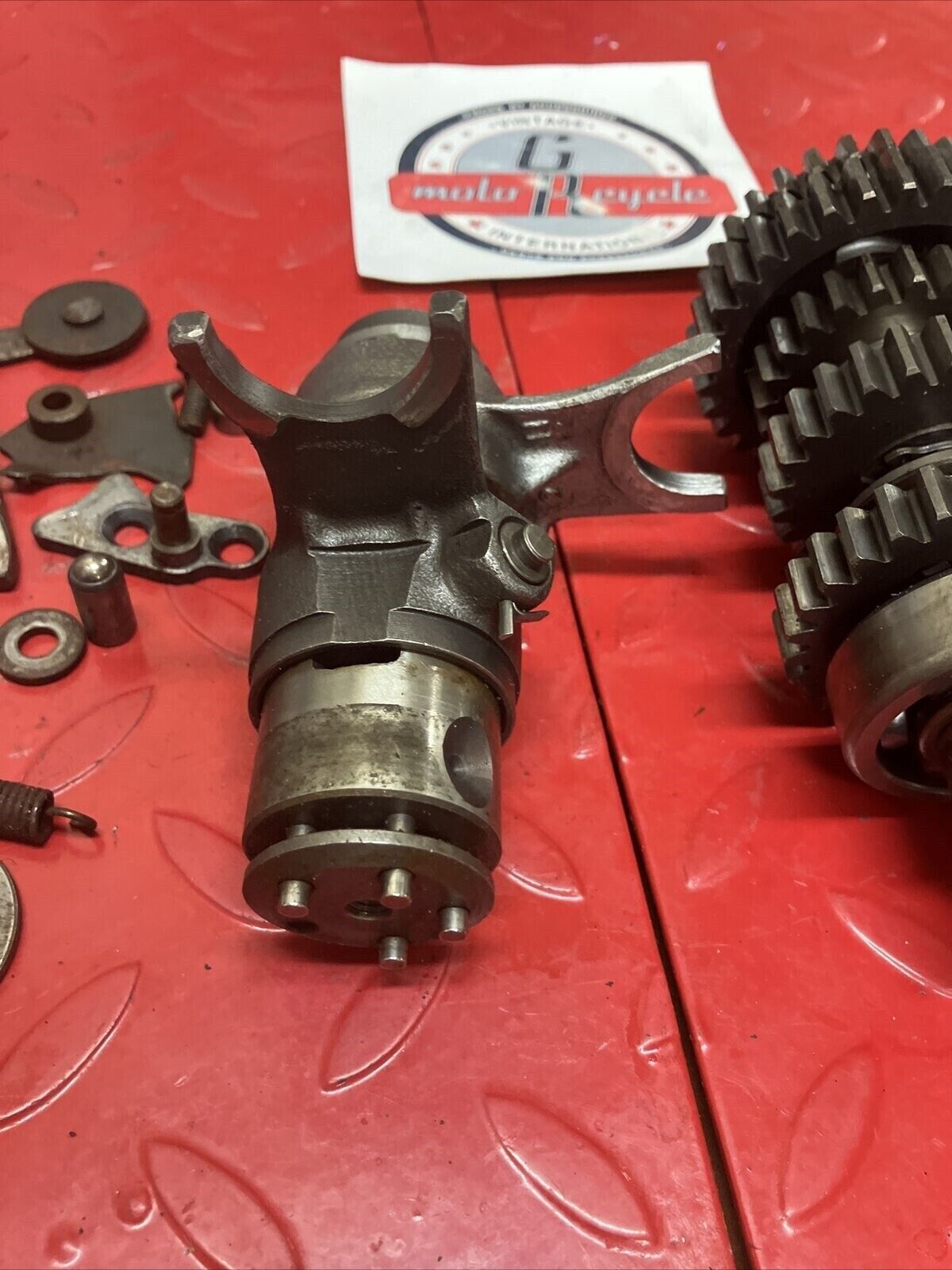 Suzuki TS125 1977 transmission shaft gear gearshift gear shift drum cam forks