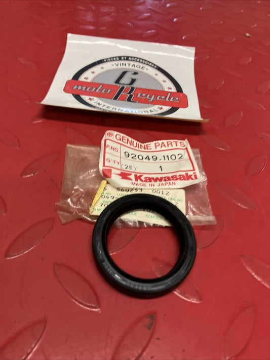 NOS KAWASAKI FRONT FORK OIL SEAL 92049-1102 K19