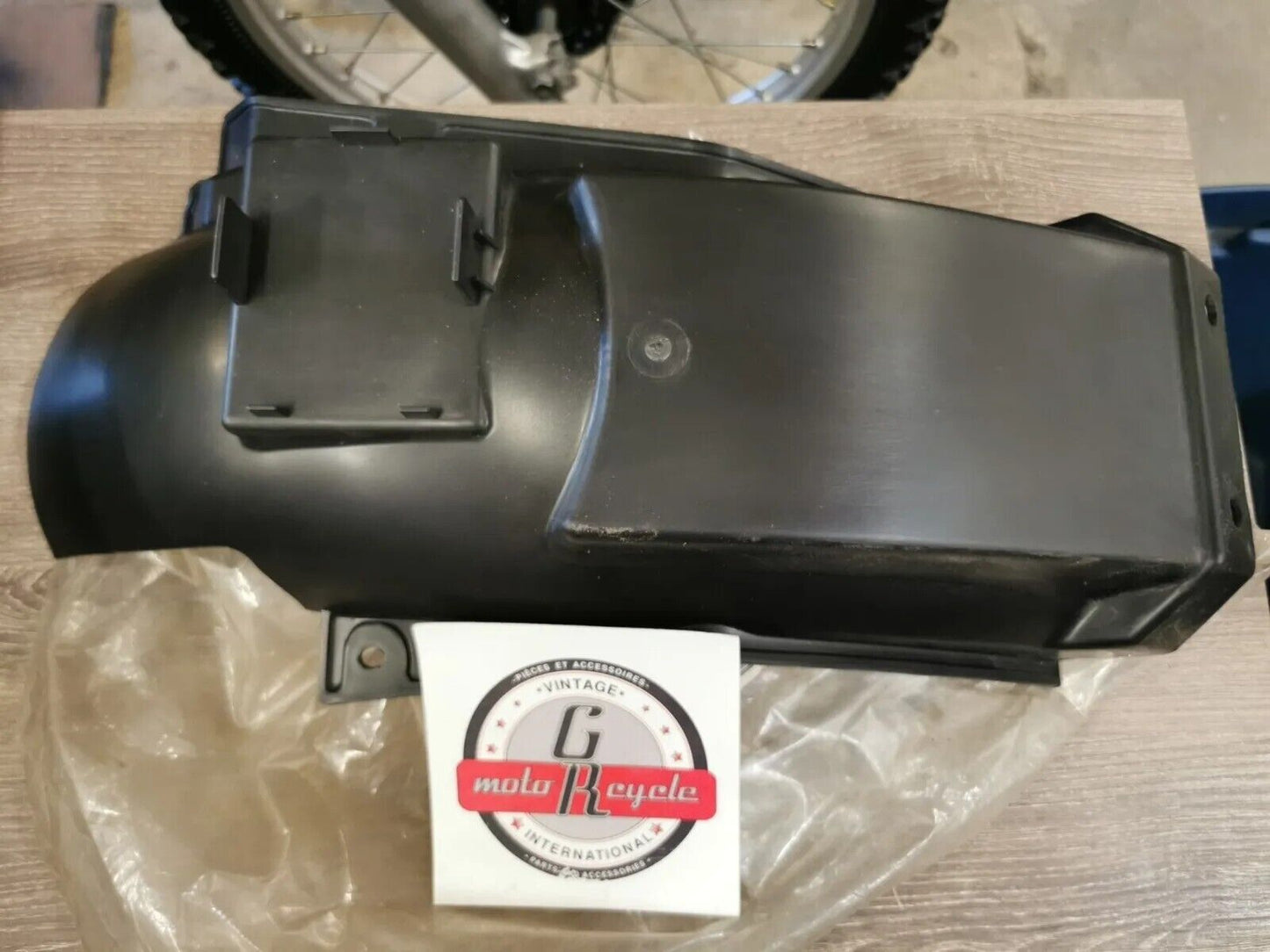 NOS KAWASAKI GPZ 750 ZX750 1983 - 1985 FENDER REAR FR 35023-1106 K28