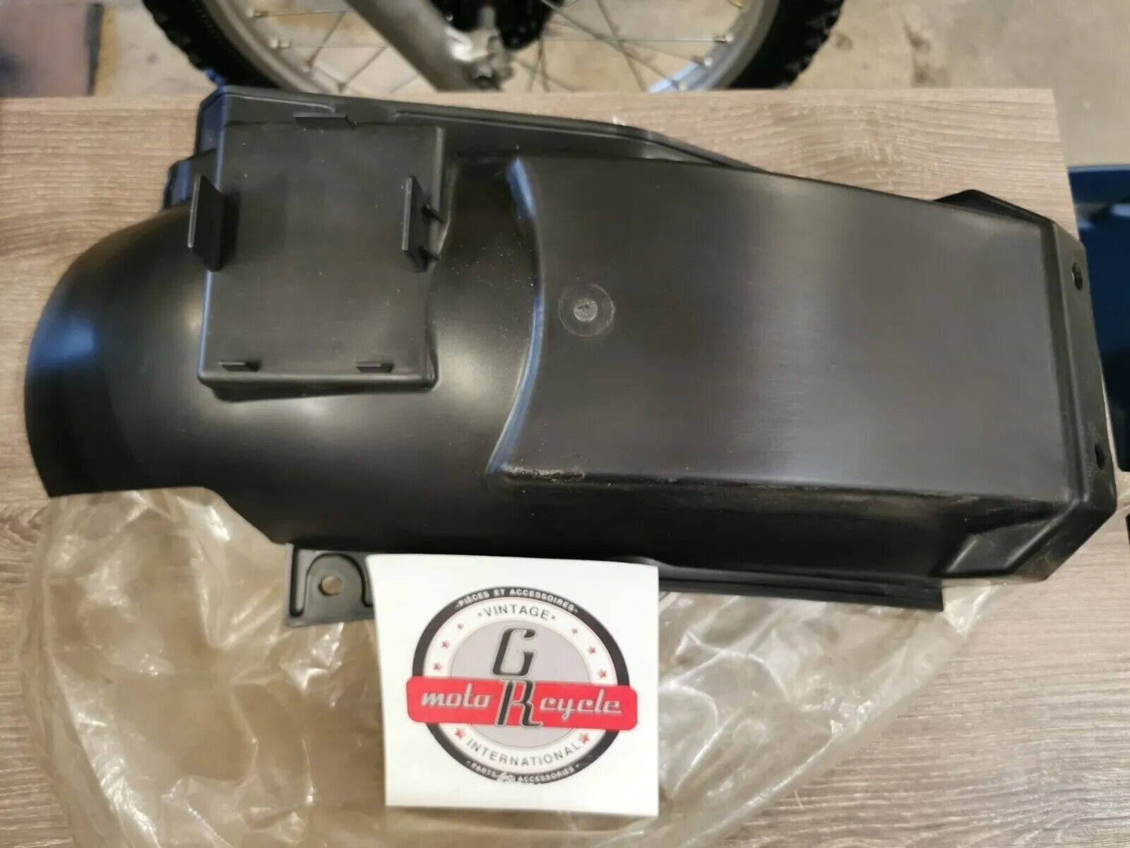 NOS KAWASAKI GPZ 750 ZX750 1983 - 1985 FENDER REAR FR 35023-1106 K28