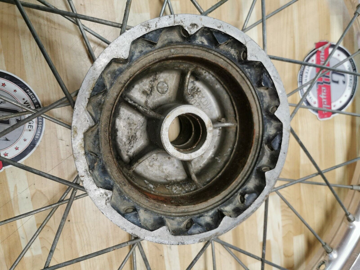 Suzuki RM125 1981 front wheel rim hub 1982