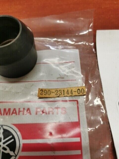 NOS Yamaha DT80 GT80 GTMX LB50 LB80 DUST SEAL 290-23144-00-00 Y132
