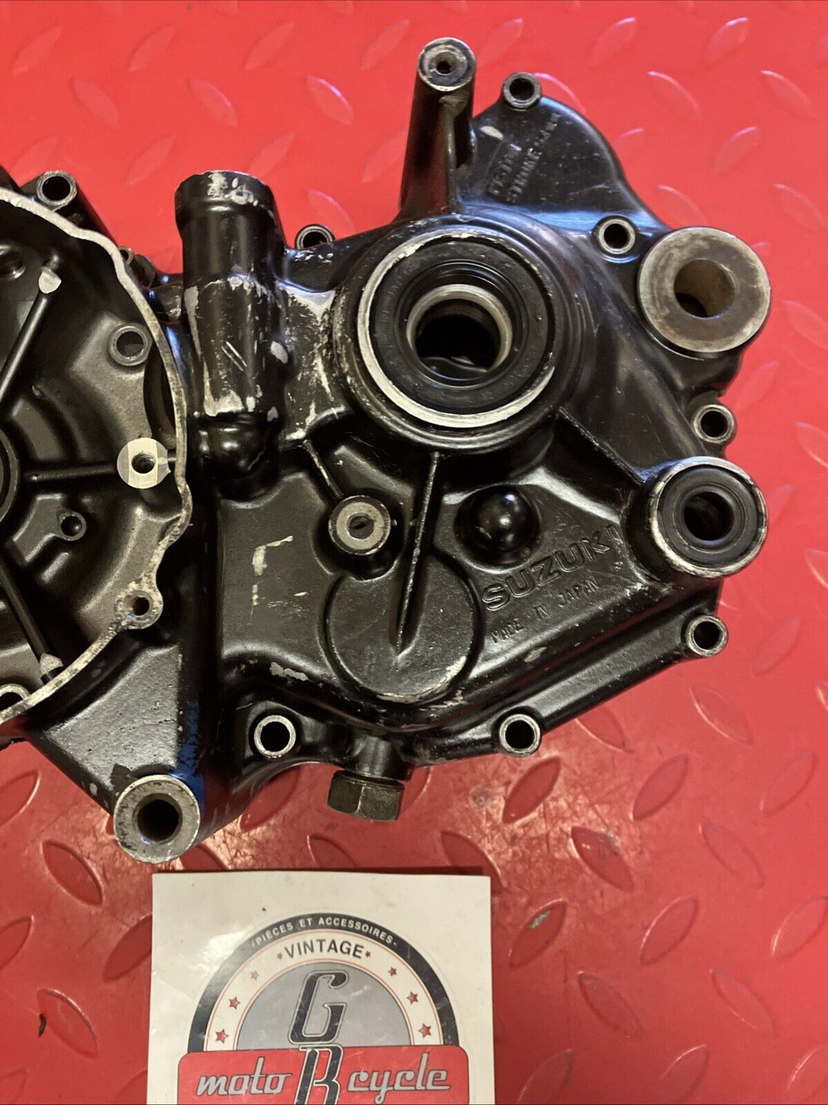 Suzuki RM125 1983 Crankcase set crank case left right 11300-14880