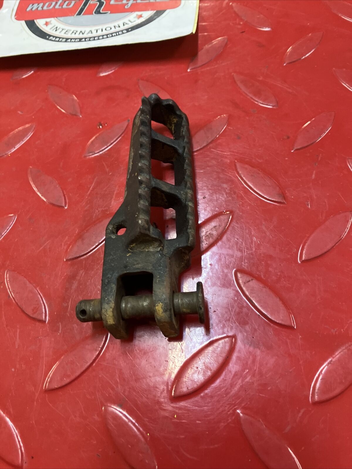 Suzuki RM125 1985 Footpeg footrest Foot peg rest step left right 1984