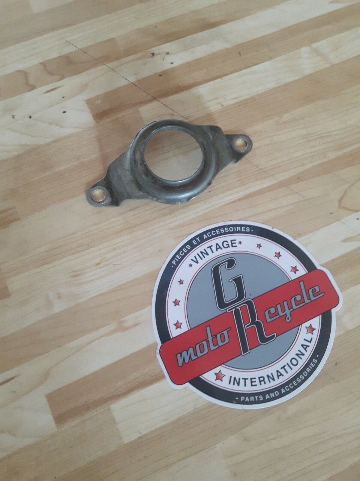 Yamaha YZ250F 2010 transmission countershaft sprocket cover plate