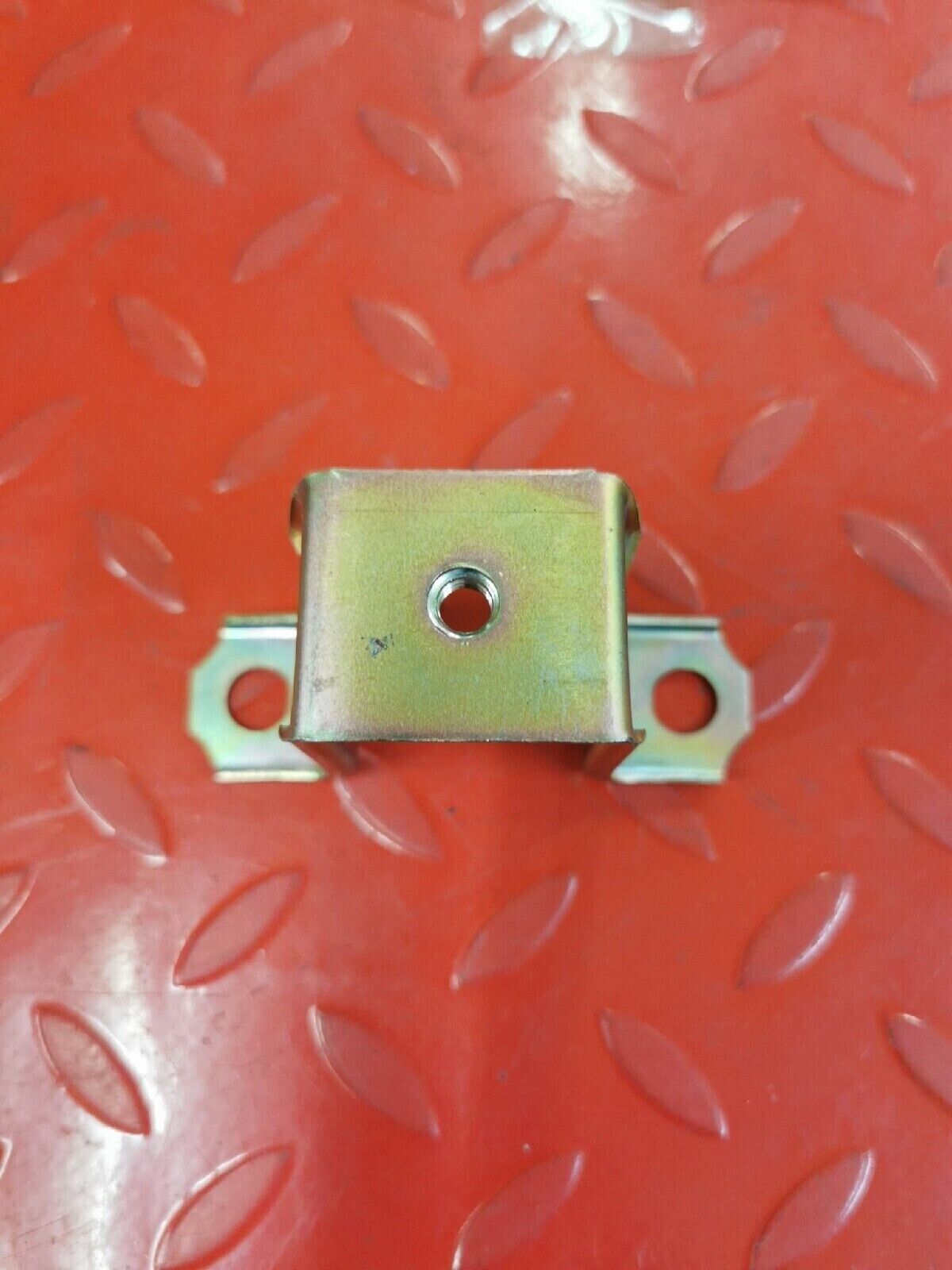 NOS SUZUKI SAMURAI 1986 TO 1995 CENTER CAP HOLDER 43271-80000 S11