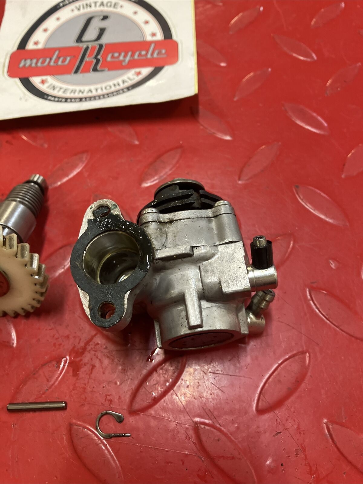 Yamaha DT80 1982 oil pump GT80