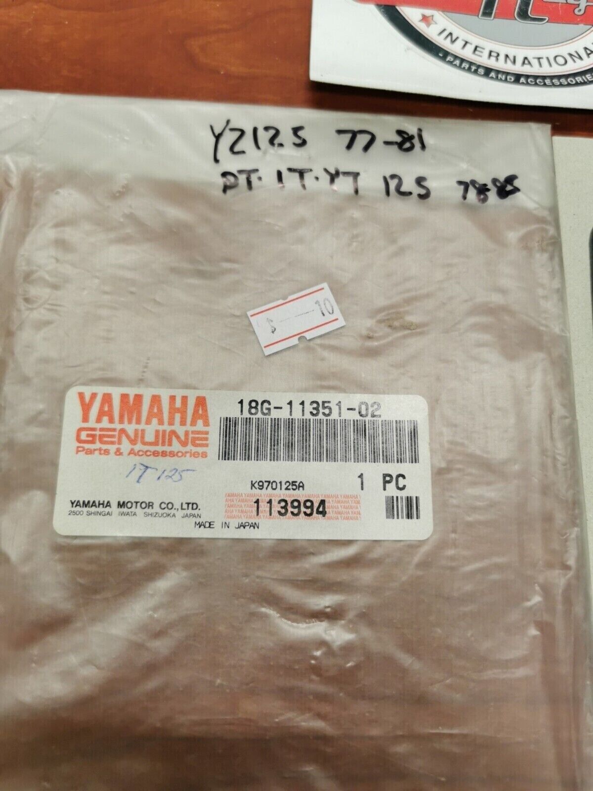 NEW NOS Yamaha YZ125 DT125 IT125 YT125 CYLINDER GASKET 18G-11351-02-00 Y95