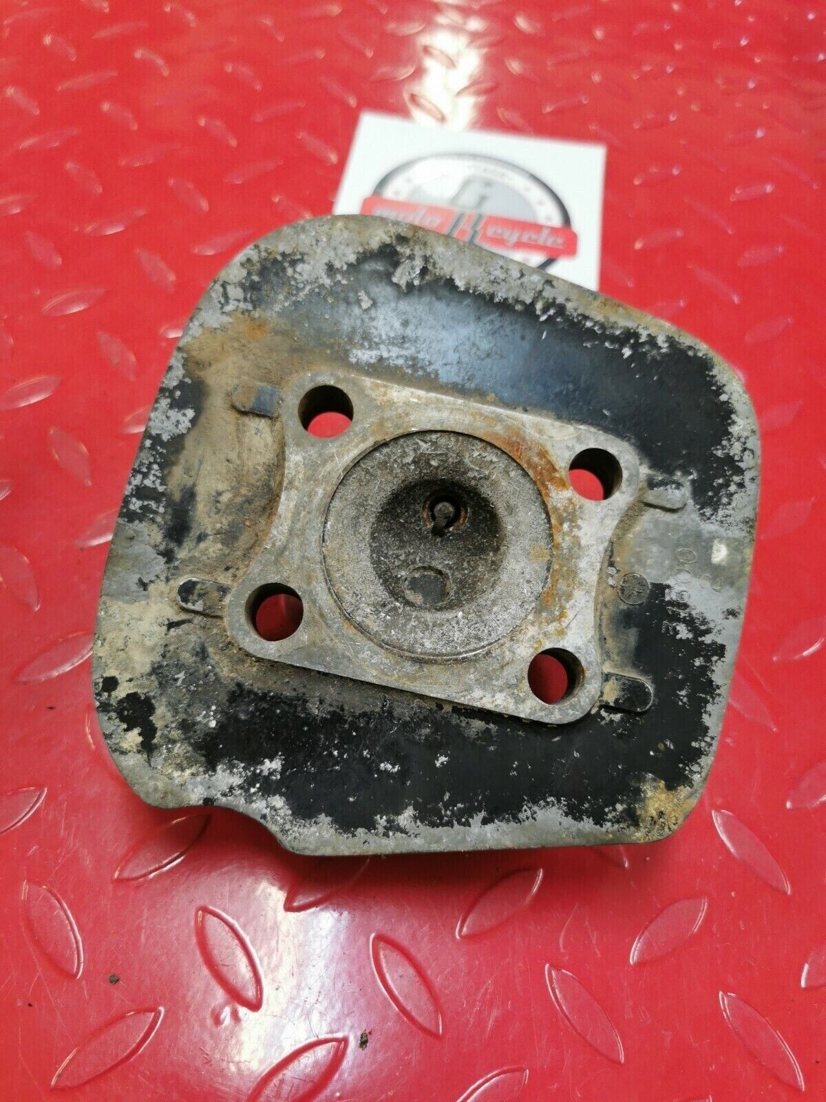 Yamaha DT125 1975 cylinder head jug barrel cover 1974