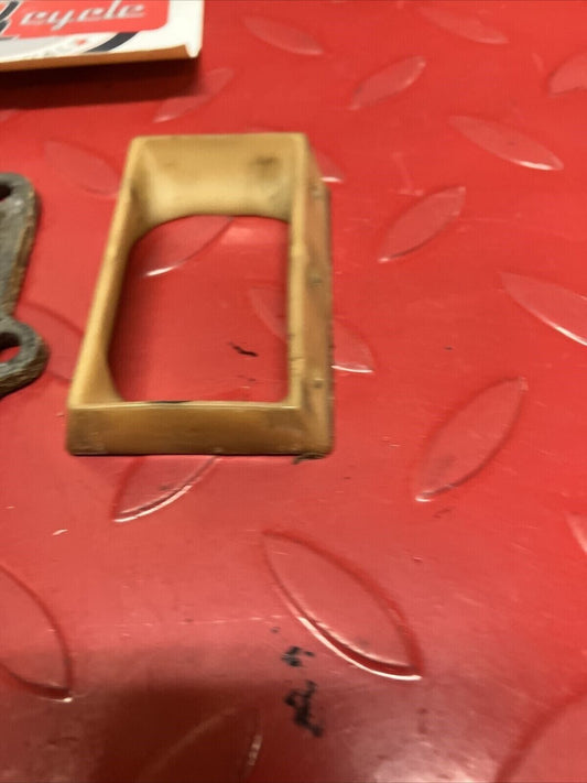 Honda CR250R 1984 Reed valve block cage 1985