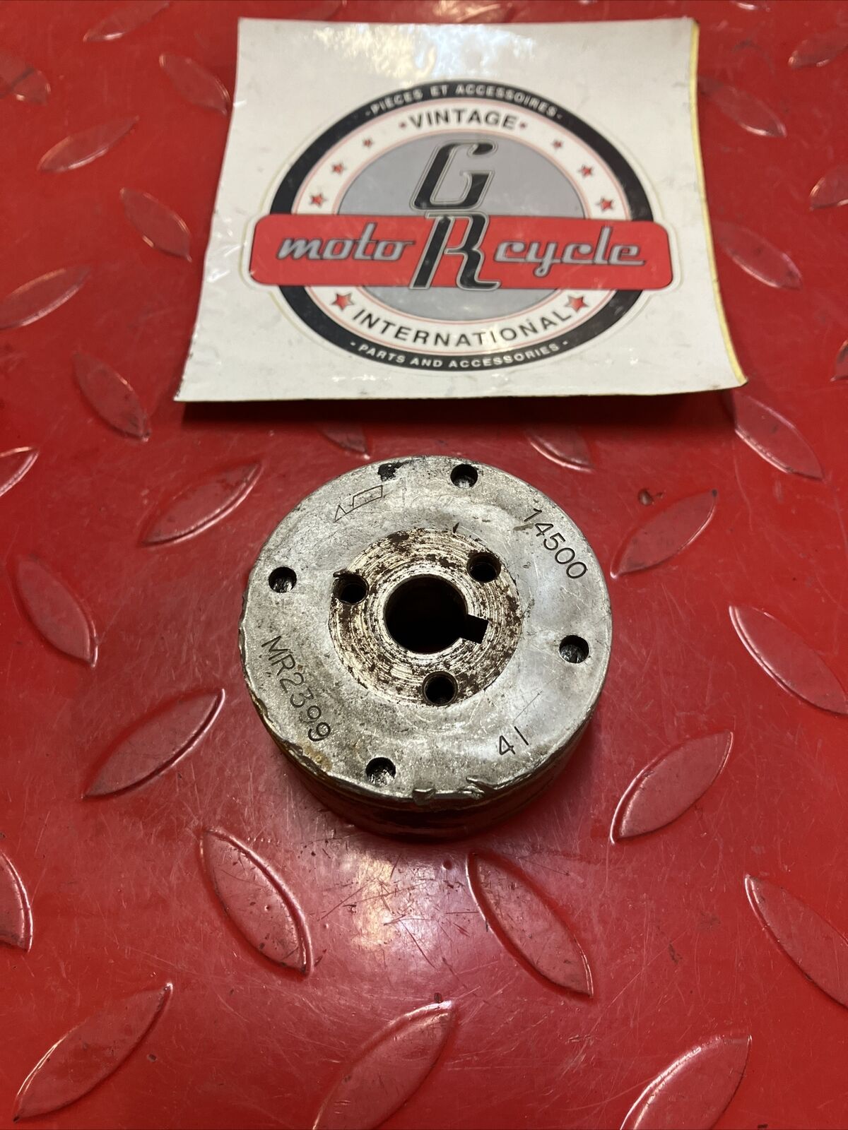 Suzuki RM125 1985 mogneto flywheel rotor 1984