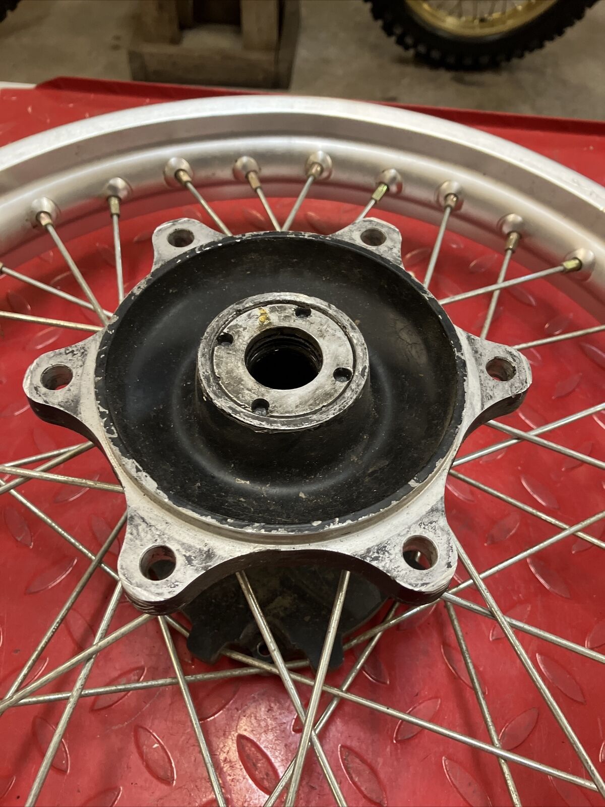 Honda XR250R 1991 rear wheel hub rim VERY NICE 1990 1992 1993 1994