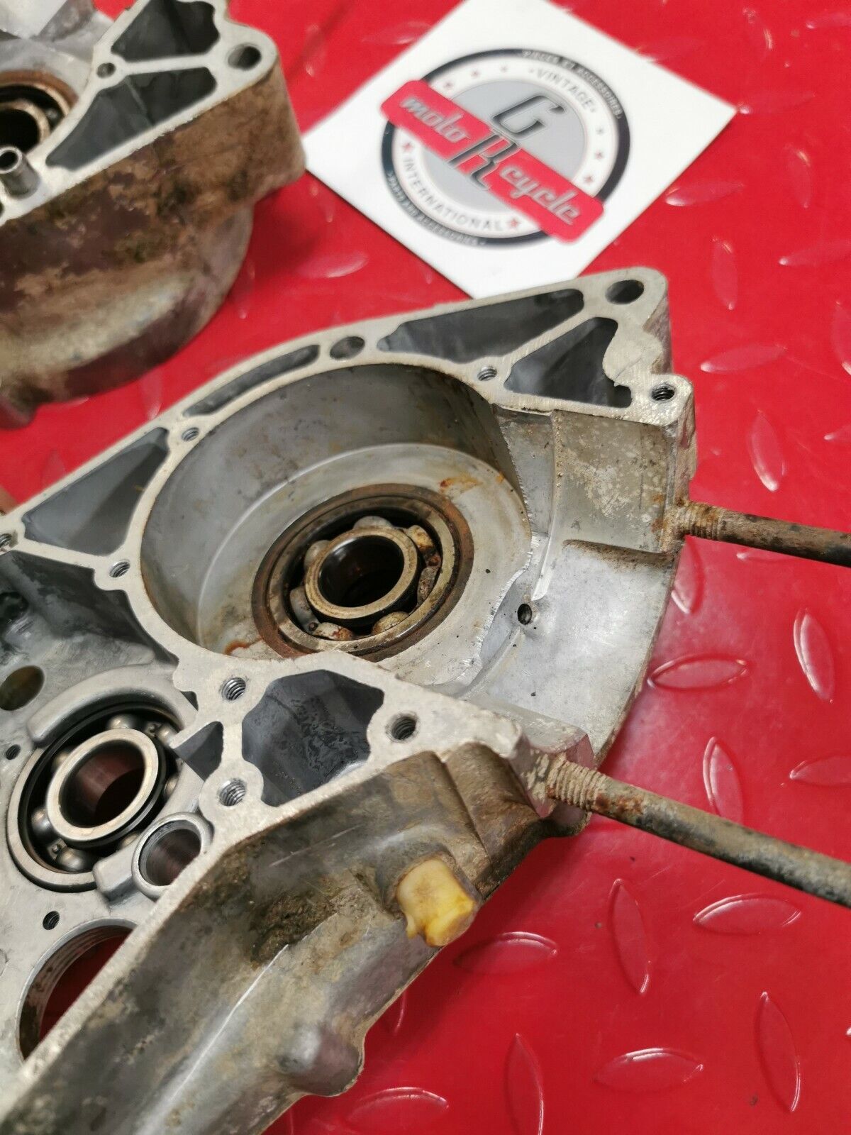 Yamaha DT125 1975 crankcase crank case left right 248-15111-02-00