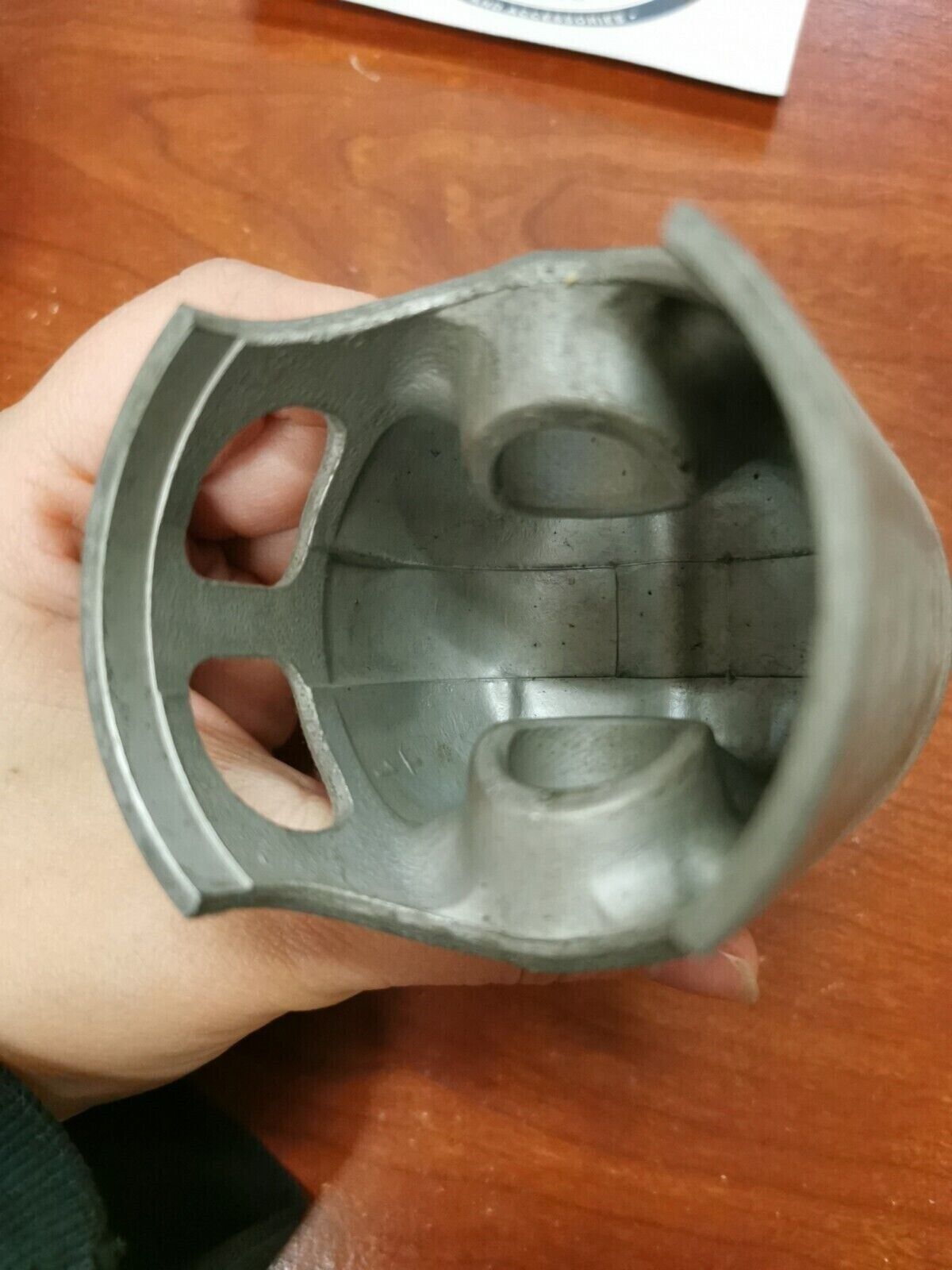 NOS Yamaha 1983 IT250K PISTON 4TH O/S 1.00 25Y-11638-00-00 Y86