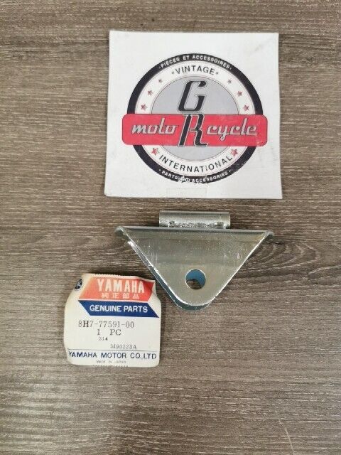 NOS YAMAHA EC540C EC540D ET340 1982 1983 BRACKET HITCH 1 8H7-77591-00-00 Y170
