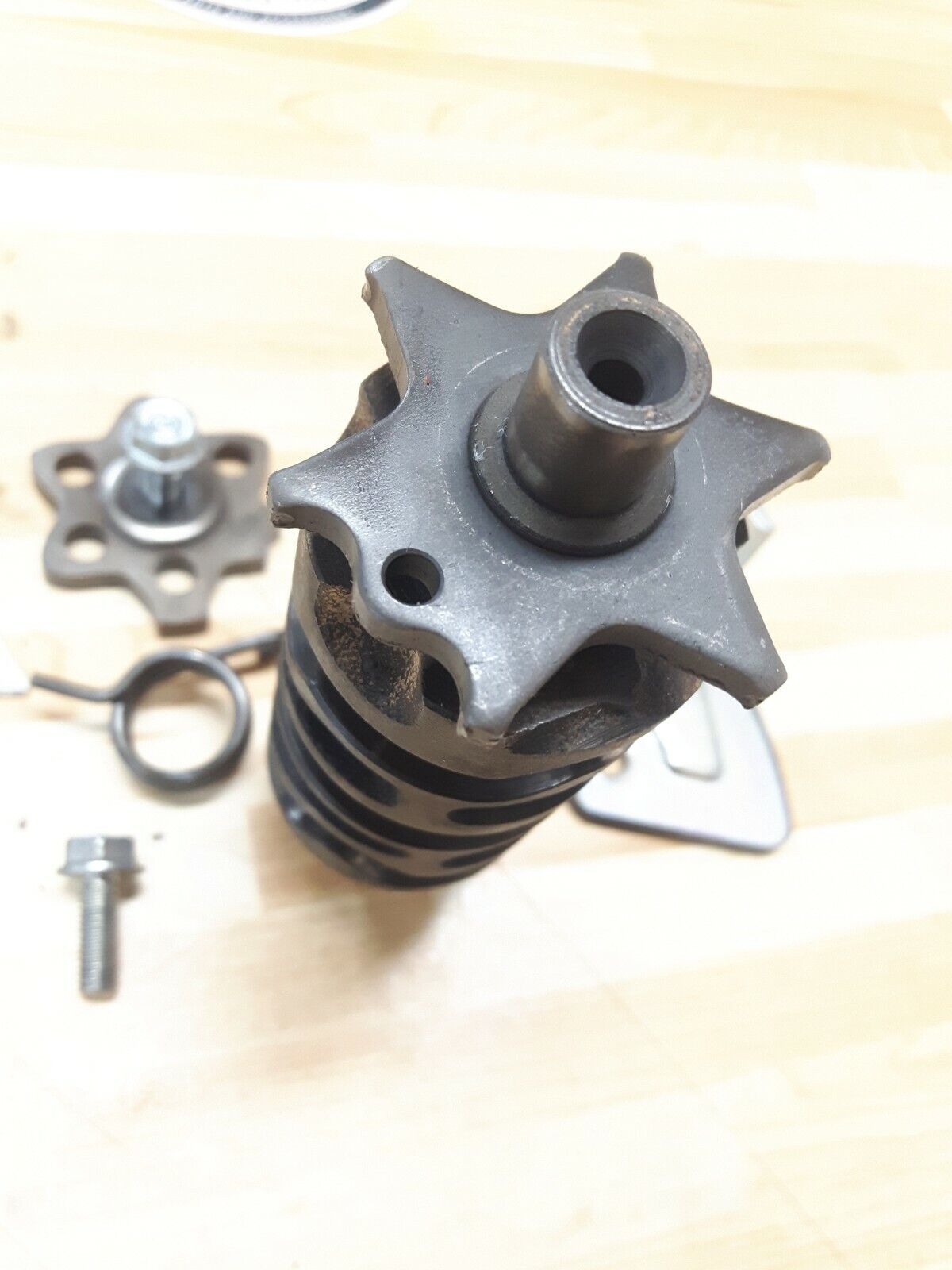 Honda XR200R 1984 transmission gearshift gear shift drum cam arm stopper