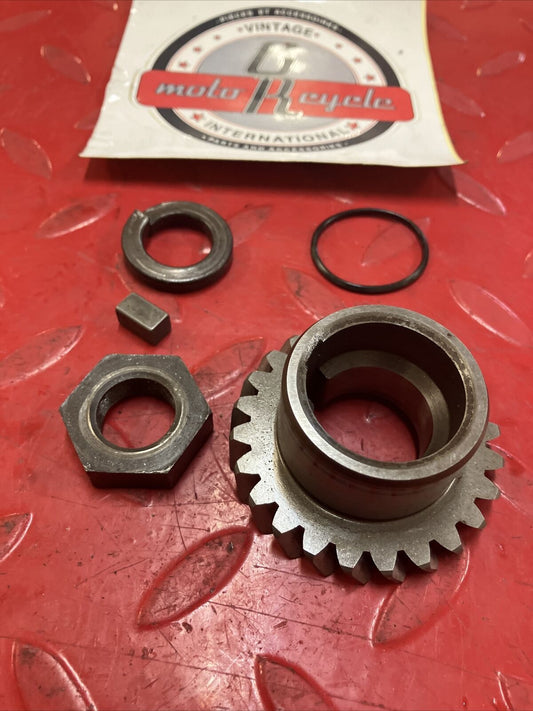 Yamaha IT250 1981 crankshaft crank shaft primary drive gear 1982 YZ250 1980