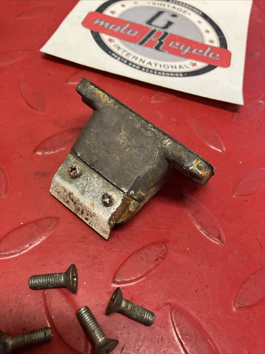 Suzuki RV90 1975 reed valve block cage