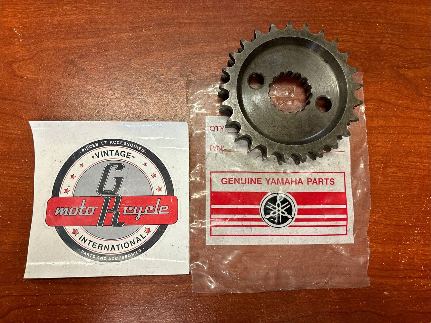 NOS Yamaha EW433 GP292 SL338 SL433 CHAIN DRIVEN SPROCKET 802-47548-40-00 Y184