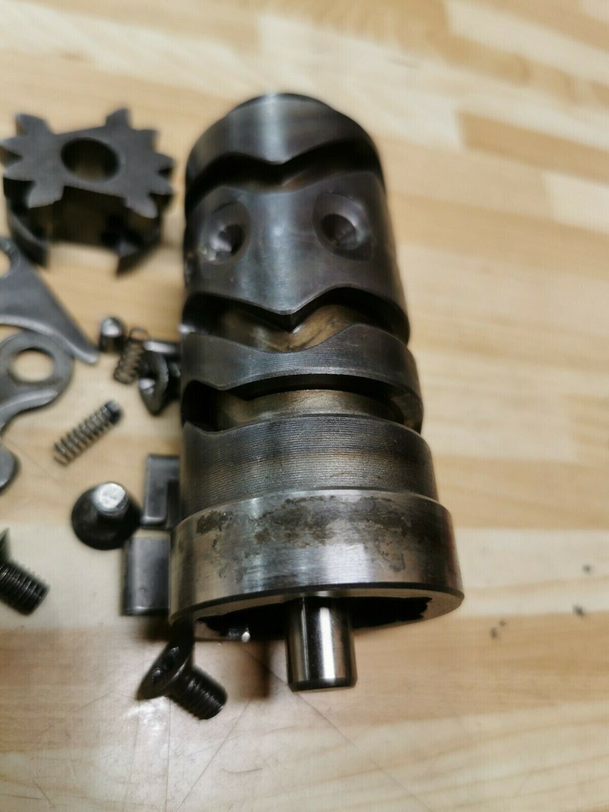 Suzuki RM125 1981 transmission gearshift gear shift drum cam 25310-14100