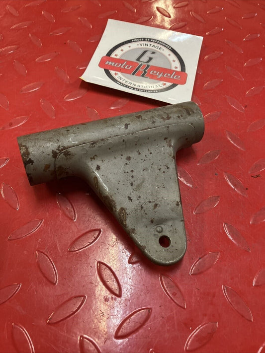 Yamaha RD400 1977 right fork upper cover headlight bracket 1976