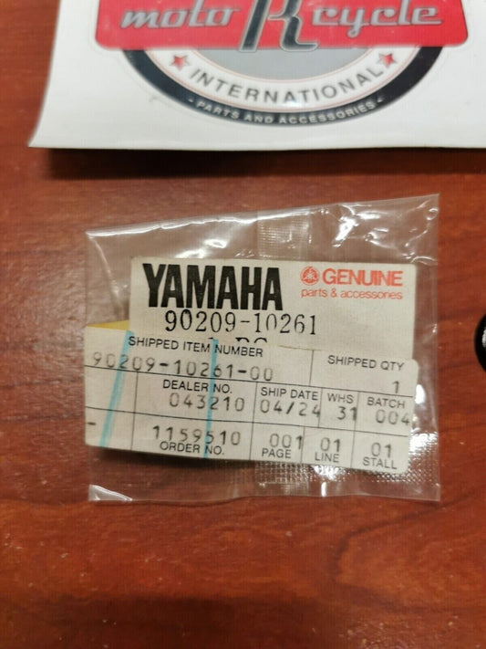 NOS YAMAHA FZ600 FJ600 YFM350 SPECIAL SHAPE WASHER 90209-10261-00 Y72