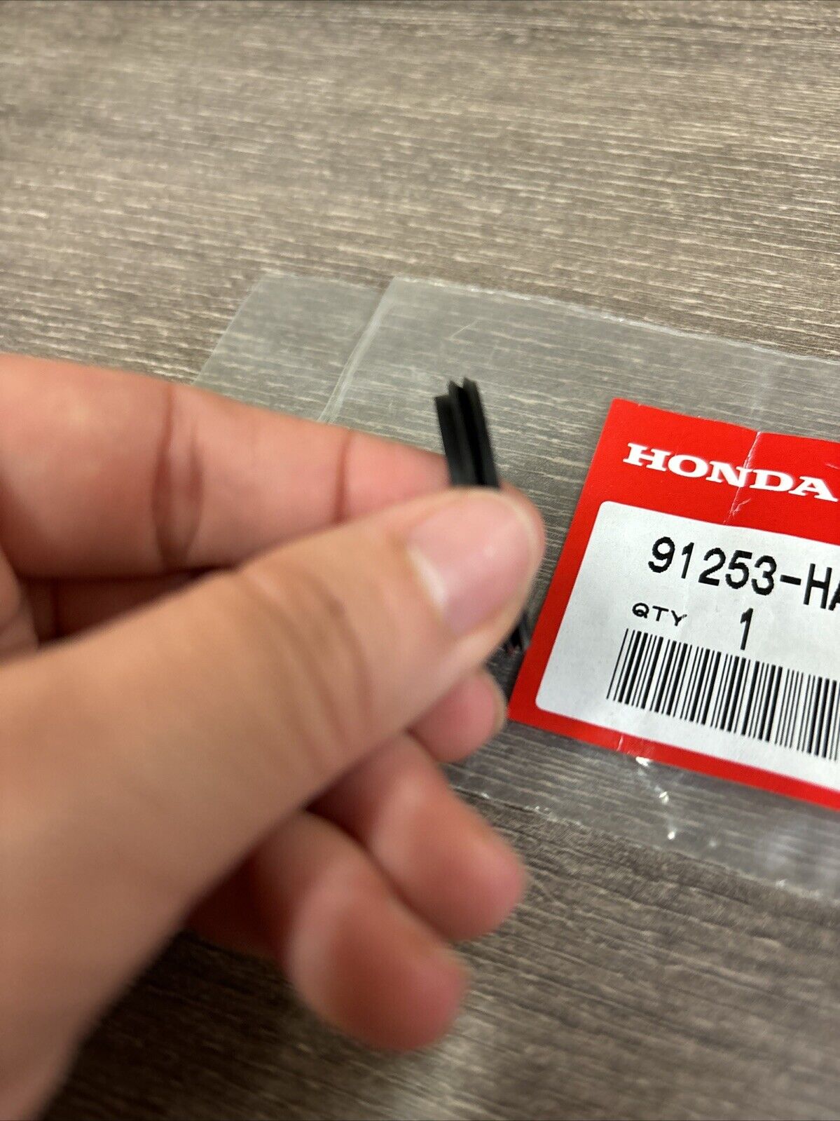 NOS Honda ATC250R CR80R TRX250R DUST SEAL 27X31.8X5 91253-HA2-005 H128