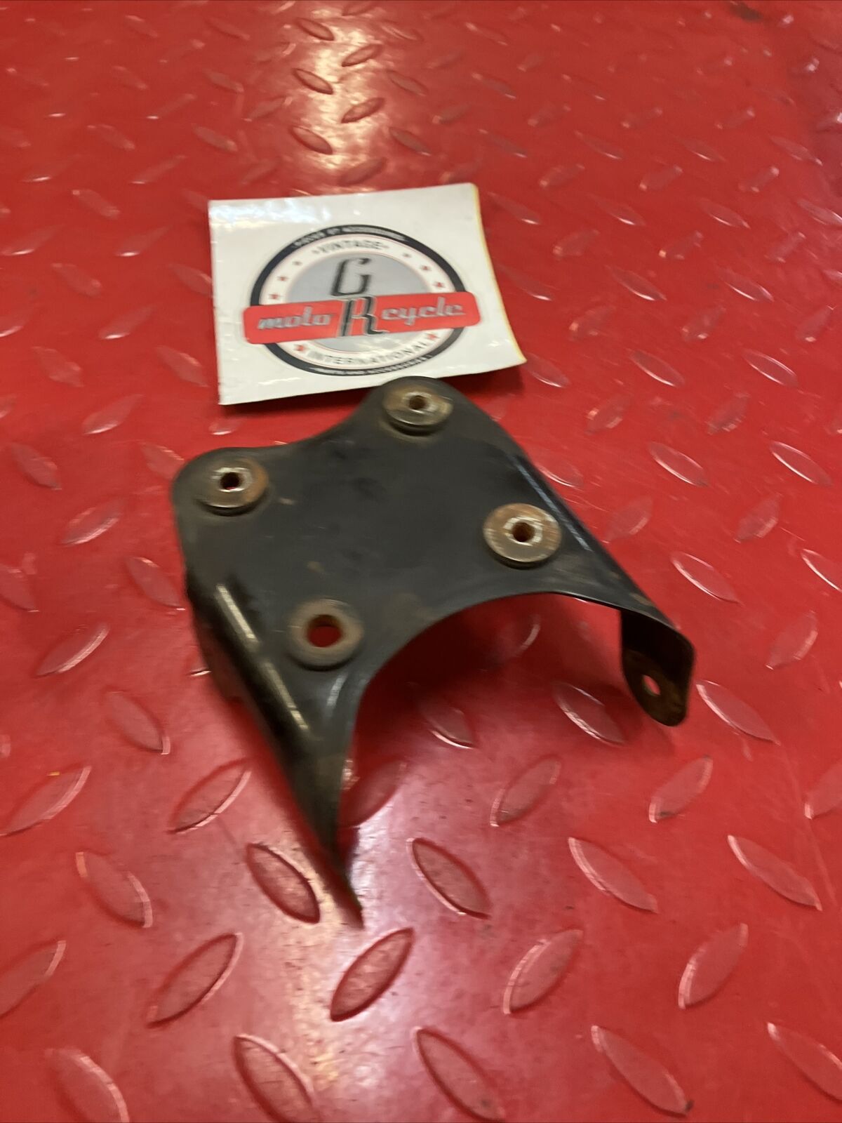 Kawasaki G5 1972 Front fender mounting plate bracket brace