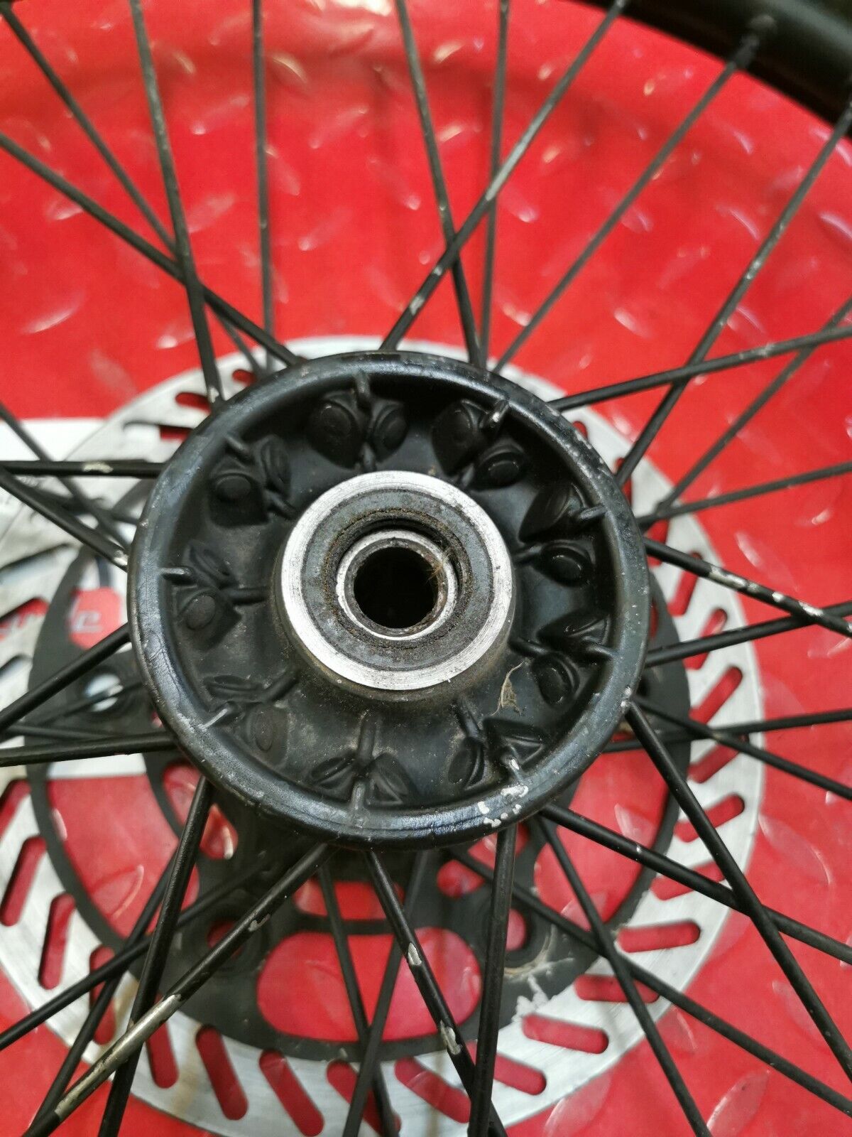 Kawasaki KX125 1999 front wheel hub rim 41034-1300