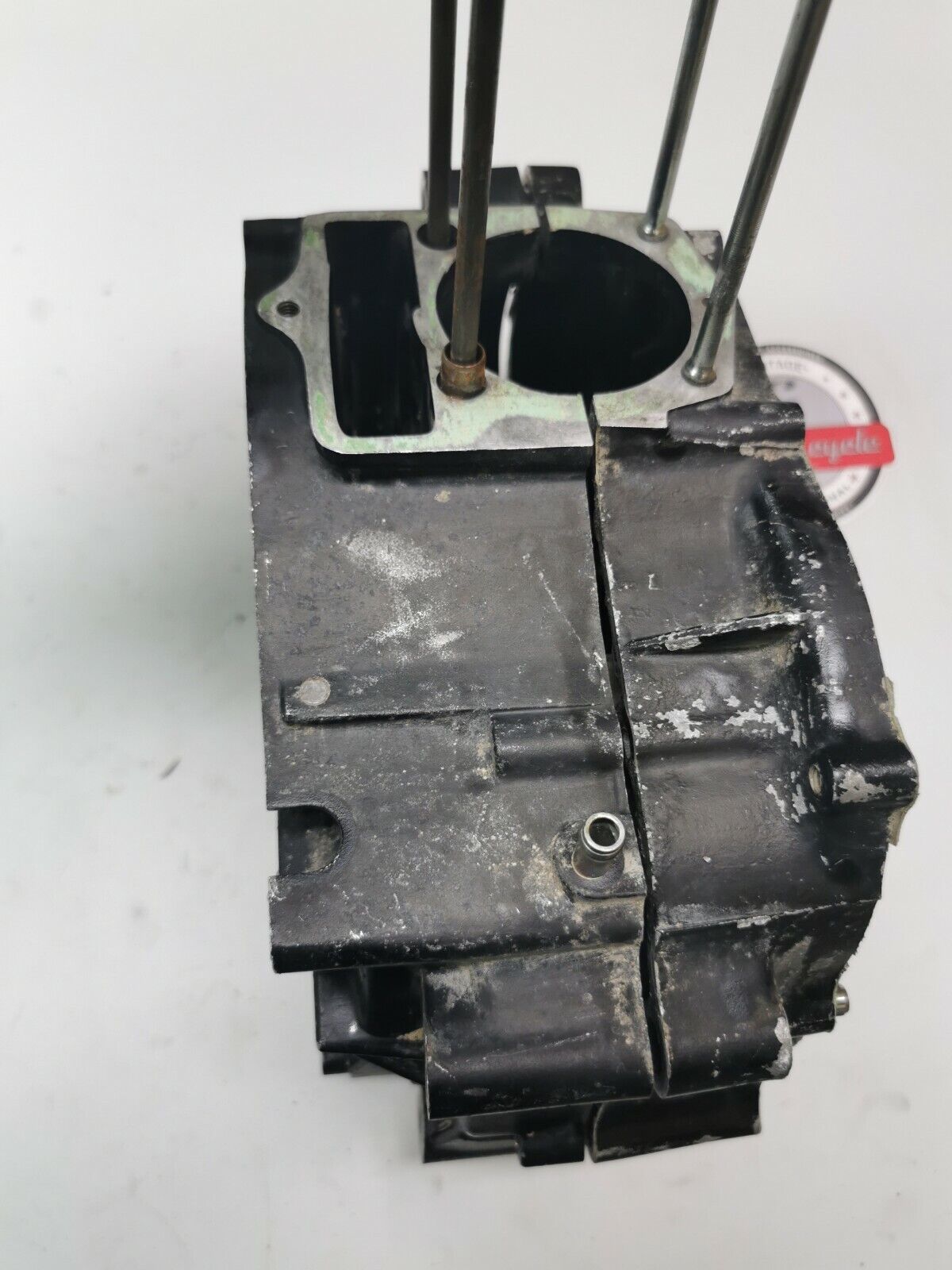 Honda XR100R 1986 crankcase left right 1983 1984 1985 1987 11100-KA9-681