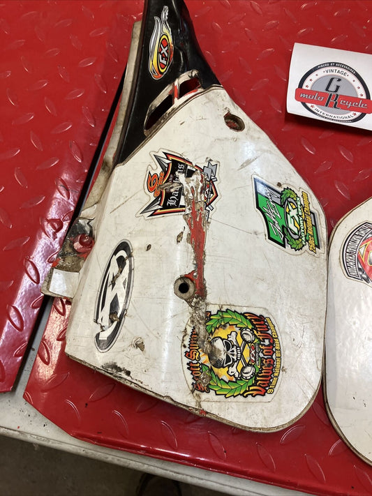 Honda CR125R 1988 left right side cover panel CR500R 83520-KS6-700ZE