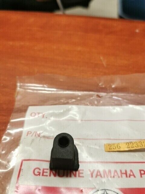 NOS Yamaha TX650 XS1 XS2 CHAIN CASE DAMPER 256-22332-00-00 Y132