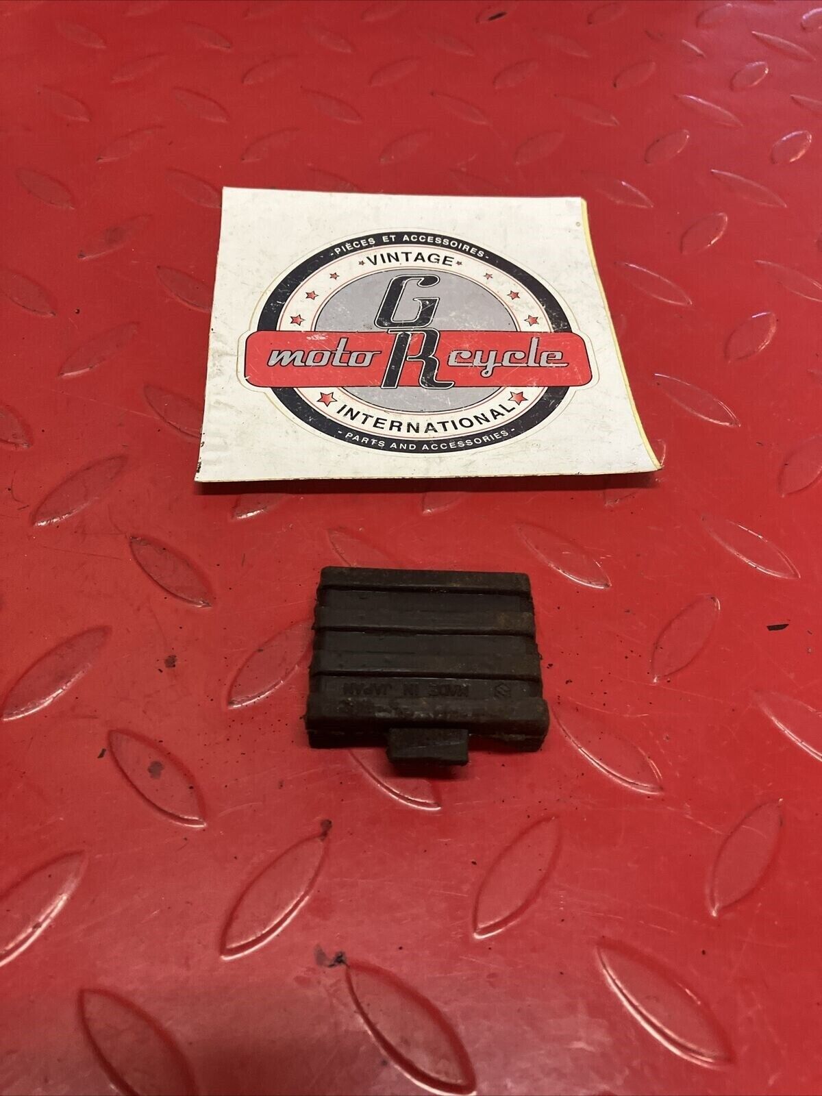 Suzuki RV90 1975 oil tank cushion rubber damper
