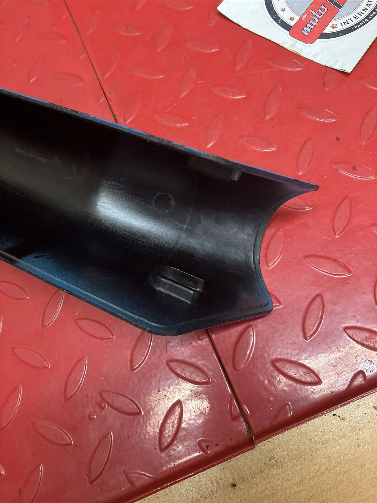 Suzuki RV90 1975 Top frame cover