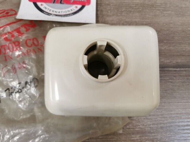NOS HONDA G400 F800 FR700 BODY AIR CLEANER 17401-728-000 H94