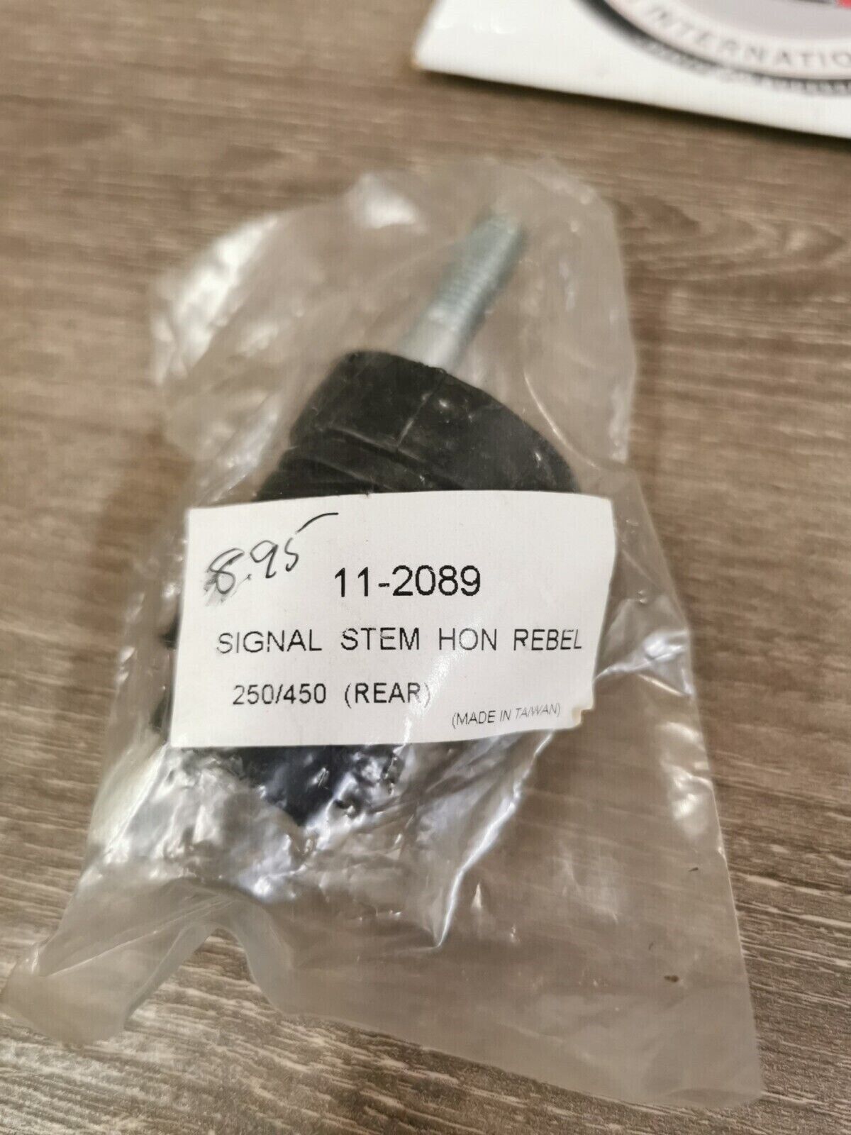 NOS HONDA CMX250C CMX250CD 1986 AC TURN SIGNAL 11-2089 J27