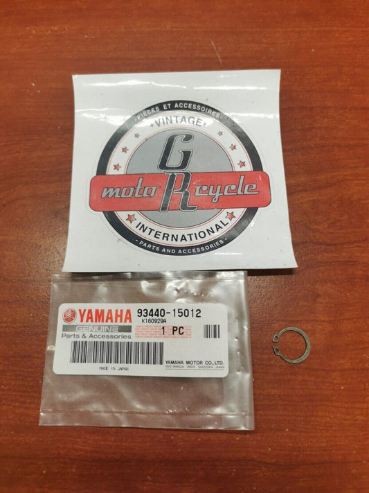 NOS Yamaha CA50 CG50 CW50 YZ100 YZ125 IT125 DT125 CIRCLIP 93440-15012-00 Y81
