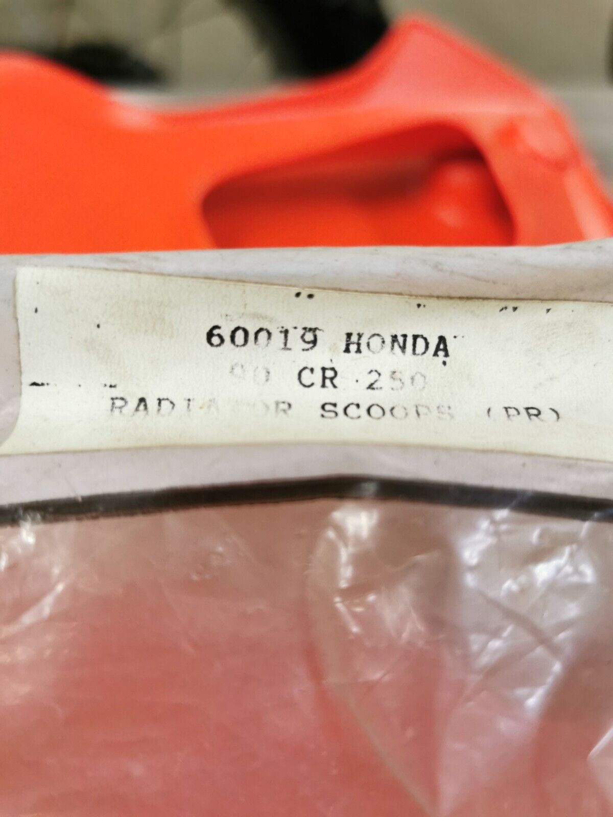 NOS MAIER HONDA CR250R 1990 FUEL TANK RADIATOR SCOOPS SHROUD RED Kit 60019 J42