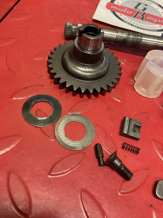 Suzuki RV90 1975 kickstarter kick starter shaft spindle gear