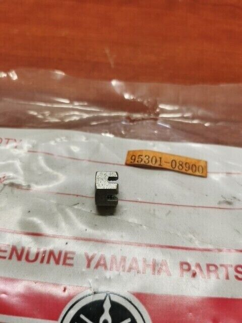 NOS Yamaha YZ125 YZ250 YZ490 SLOTTED NUT 95301-08900-00 SUB 95307-08900-00 Y129