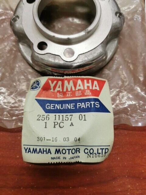 NOS Yamaha BREAKER COVER 256-11157-01-00 SUB 256-11157-00-00 256-11157-02-0 Y116