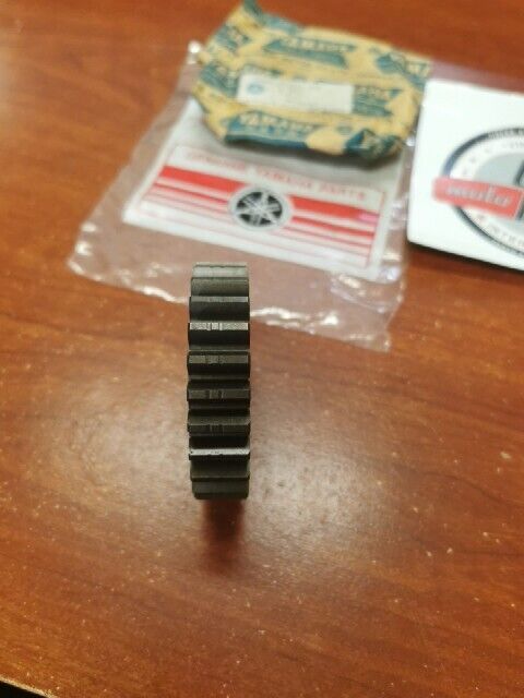 NOS Yamaha XS650 3RD WHEEL GEAR 256-17231-04-00 Y153