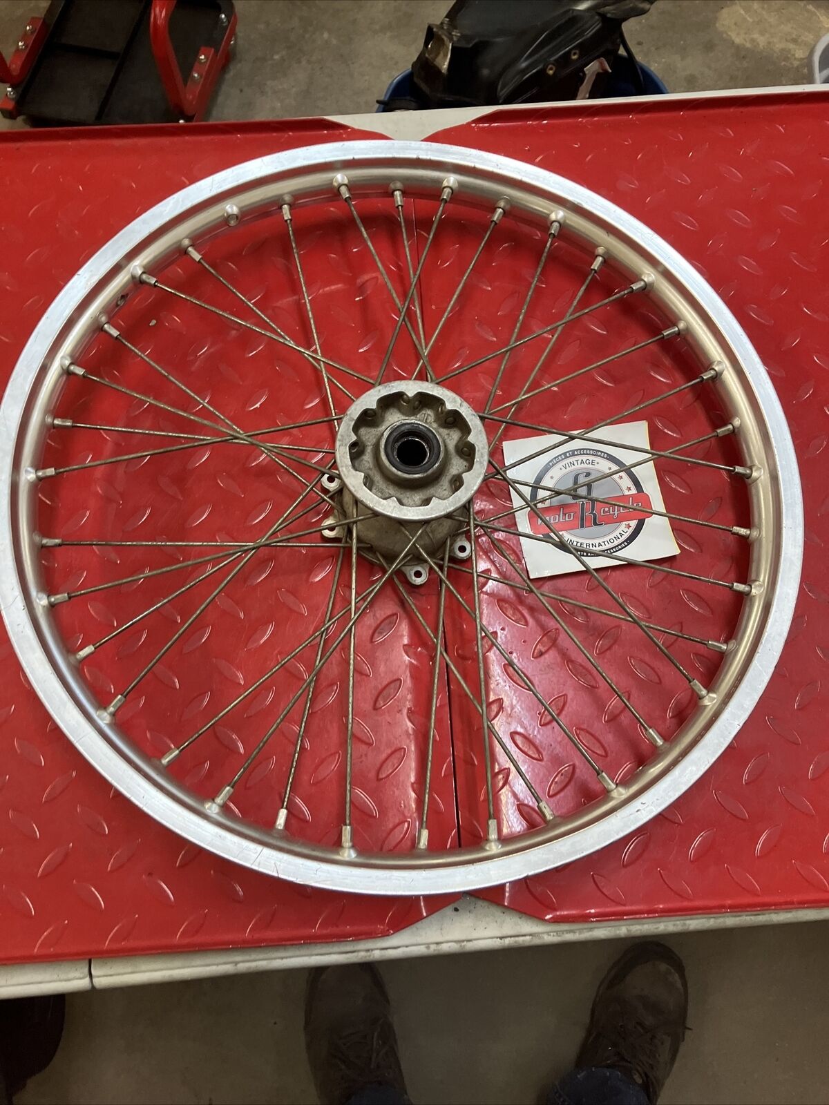 Honda CR 2002 front wheel hub spoke