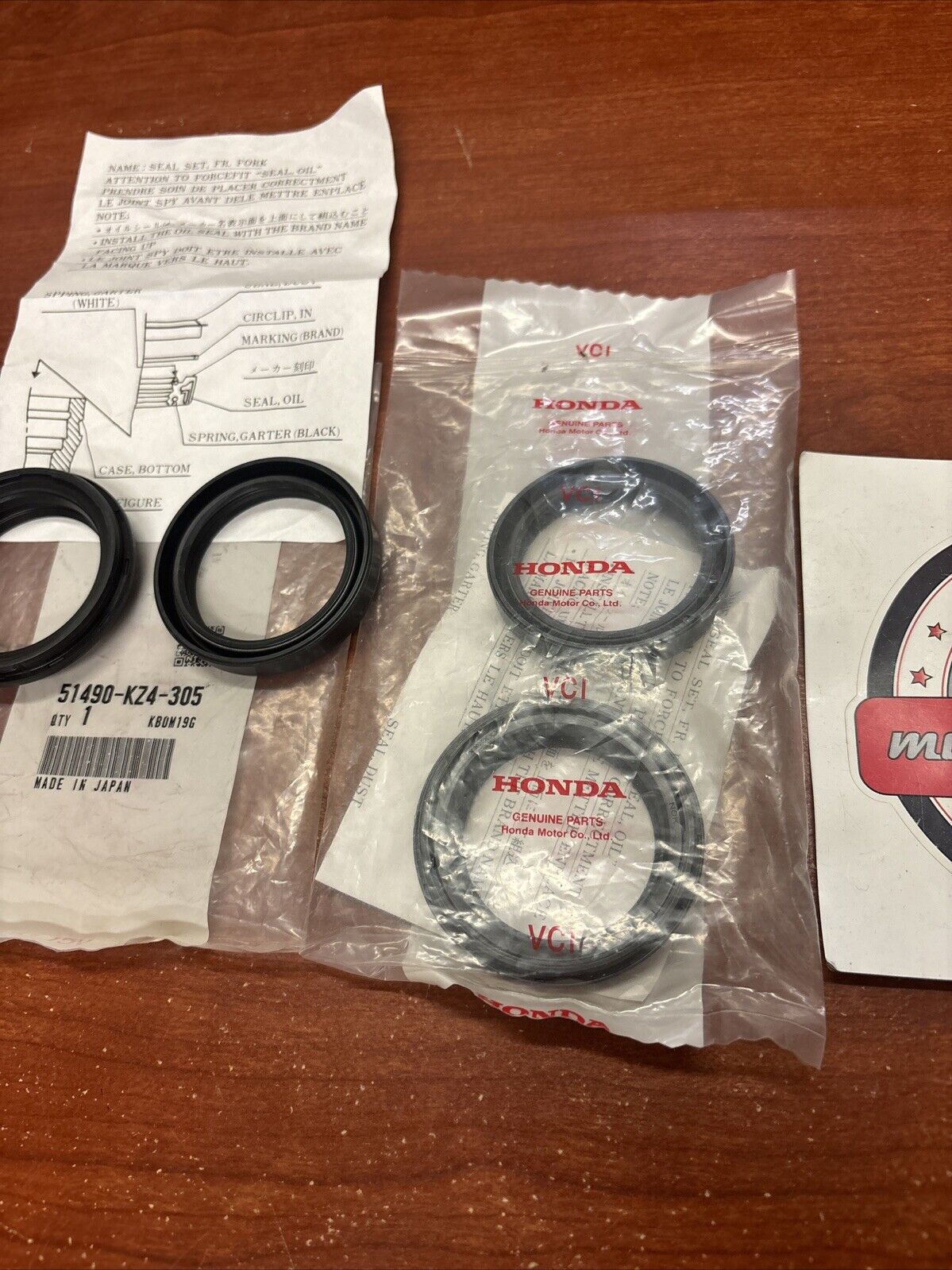 NOS Honda 94 - 96 CR125R 95 CR250R CR500R FRONT FORK SEAL SET 51490-KZ4-305 H143