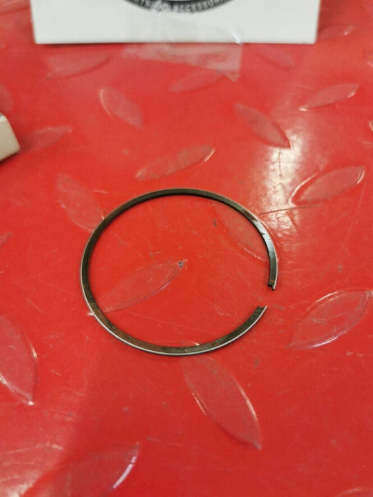 NOS YAMAHA YZ100 YZ125 1976 - 1981 PISTON RING SET 1ST 2W5-11611-10-00 Y51