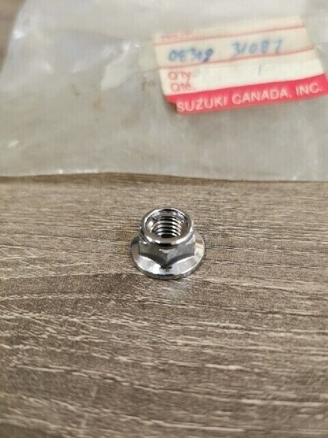 NOS SUZUKI GV1400GD LTF230 GN125E DR125 DS80 DR100 LT250R NUT 08319-31087 S39