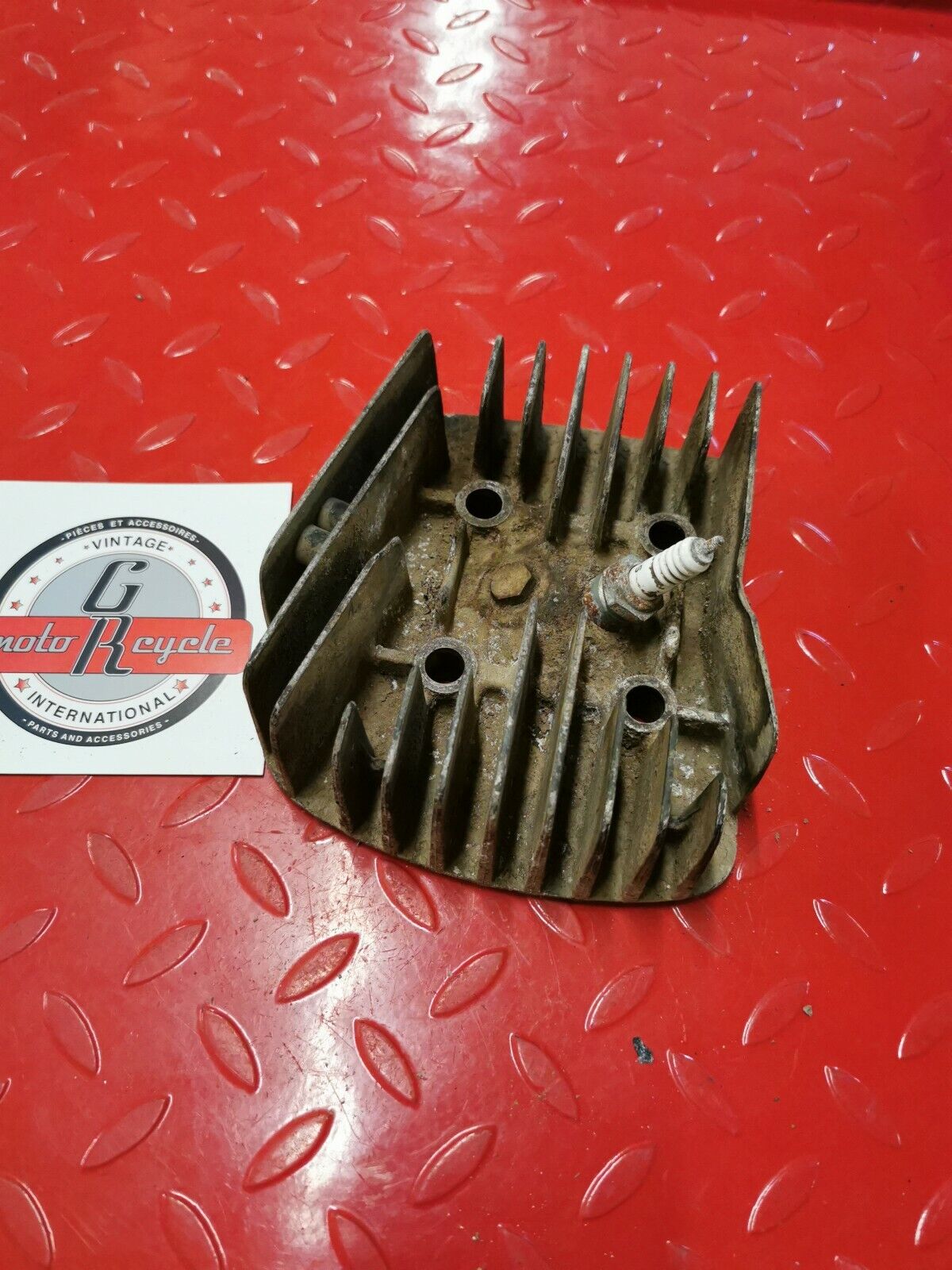 Kawasaki F7 1974 1975 cylinder head jug barrel cover T