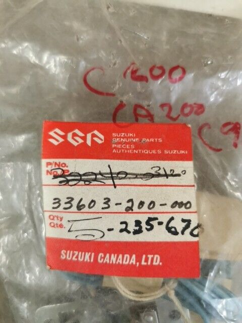 NOS HONDA C92 CS92 SOCKET WINKER 33603-200-000 H92
